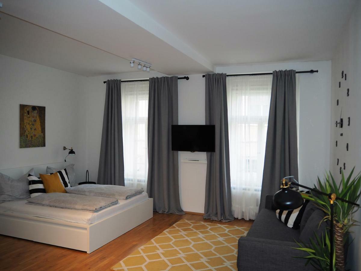 City Residence Apartments Free Parking & Self Check-In Грац Экстерьер фото